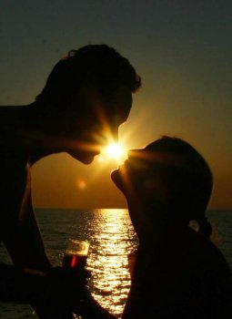 Любовь не знает ни меры, ни цены.