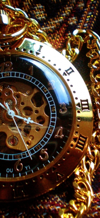 А нужно, чтобы вещи тебя дополняли, а не ты их...